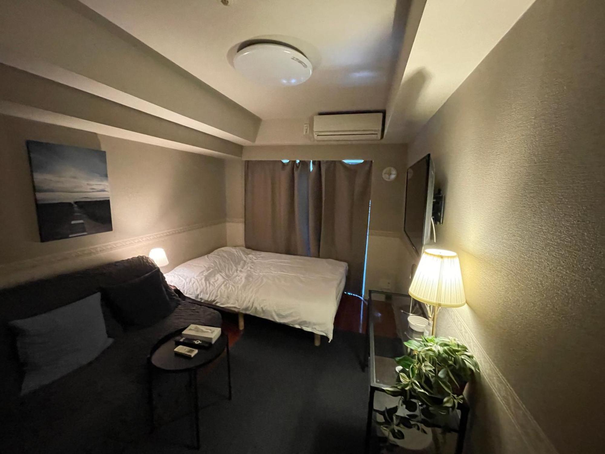 新宿歌舞伎町のマンションの1室をまるまる貸し出し * Tokyo